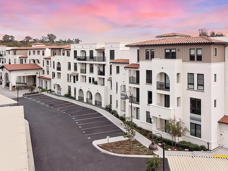 Everleigh San Clemente- 55+ Active Adult Apartment Homes — Photo 28