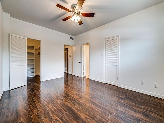 3rd image of 4312 Bellaire Dr S APT 229
