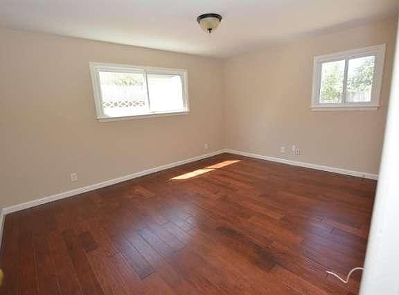 4th image of 311 Willowbrook Dr