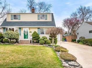 59 Schuyler Dr, Edison, NJ 08817