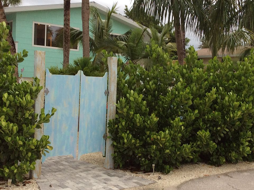 1st image of 115 Andre Mar Dr