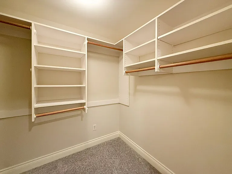 2334 Thorndyke Ave W #202 — Photo 8