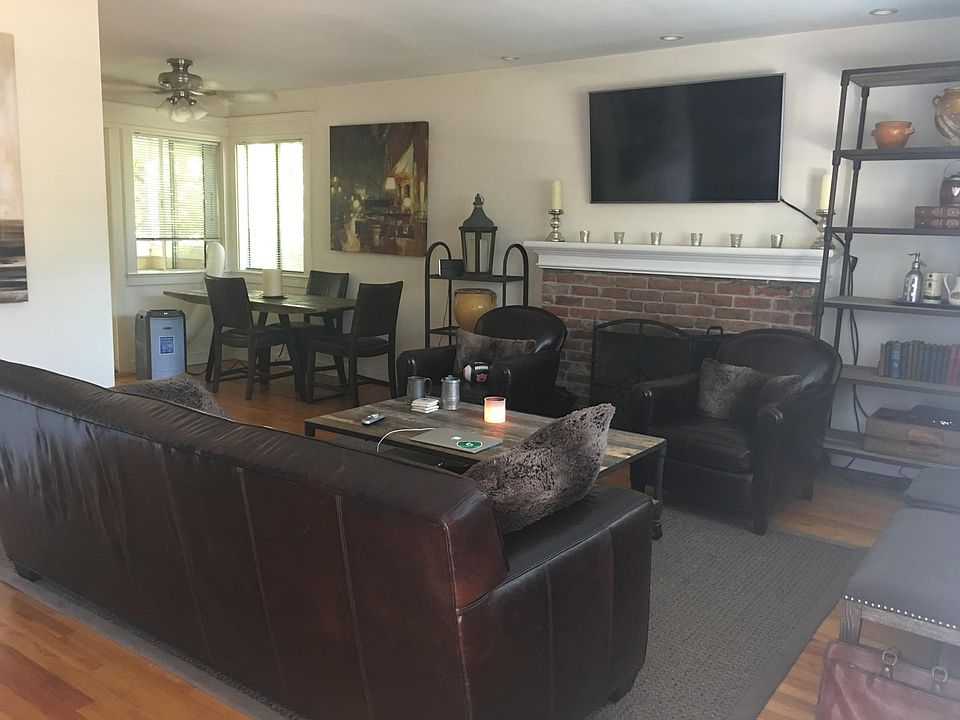 2nd image of 109 Apricot Ln