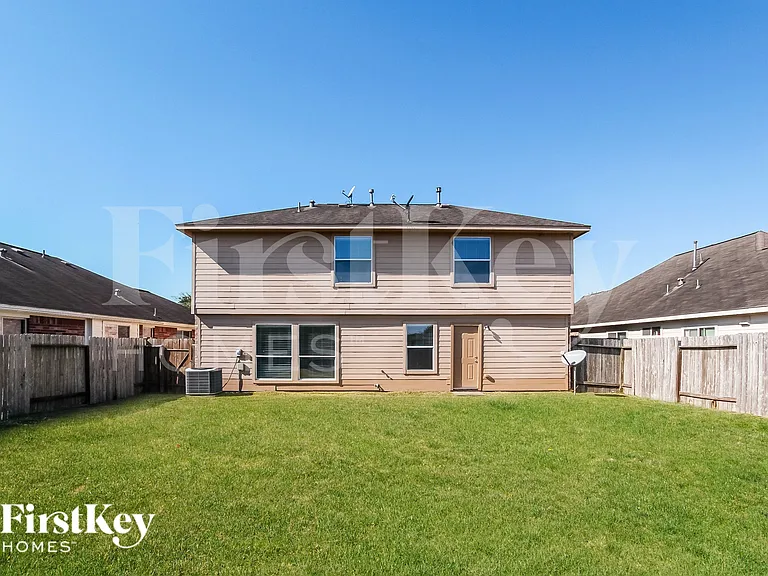 2811 Long Grove Ln — Photo 18