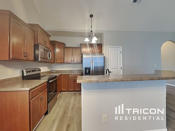 4th image of 1172 Meachem Dr