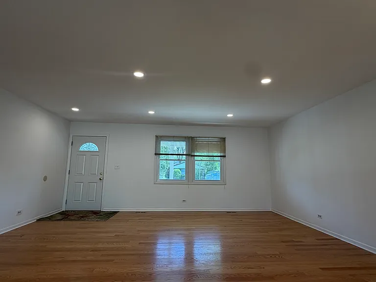 1161 Parker Ln — Photo 16