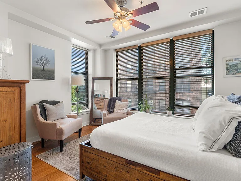 222 Montgomery St #3H — Photo 17