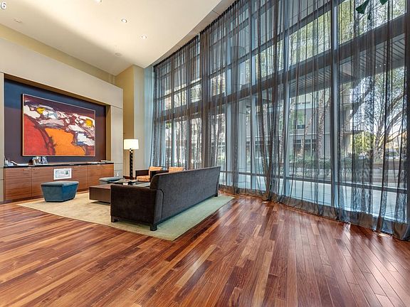 5th image of 3601 SE River Pkwy Unit 812