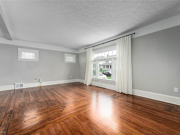 3rd image of 1451 Lincoln Ave