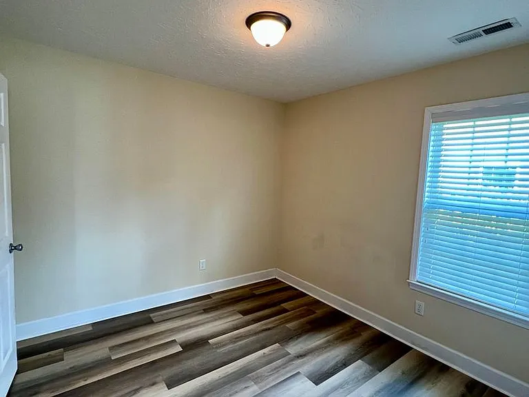 824 Rolling Pines Loop Rd — Photo 10