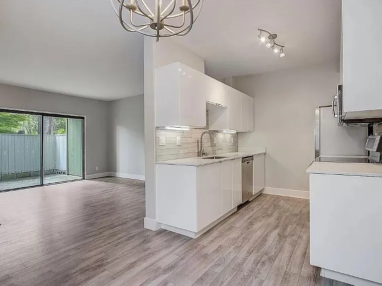 207 Schooner Ct — Photo 4