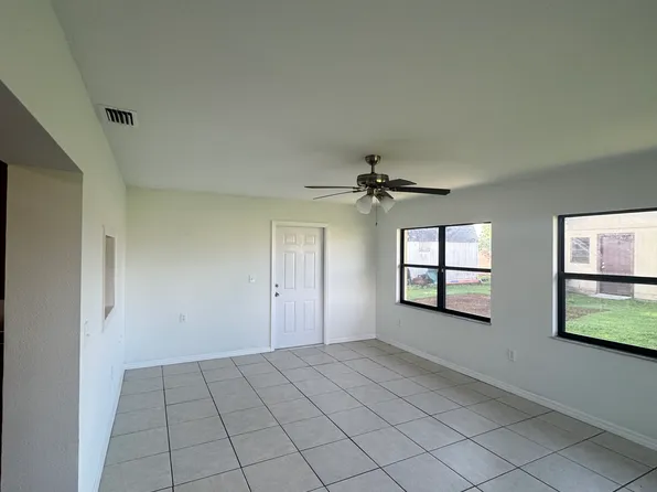 3929 Pelican Ct, Lakeland, FL 33813