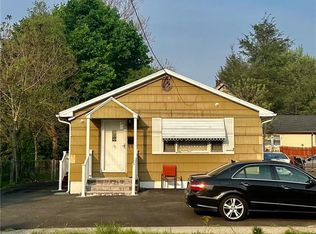 671 Newhall St, Hamden, CT 06517