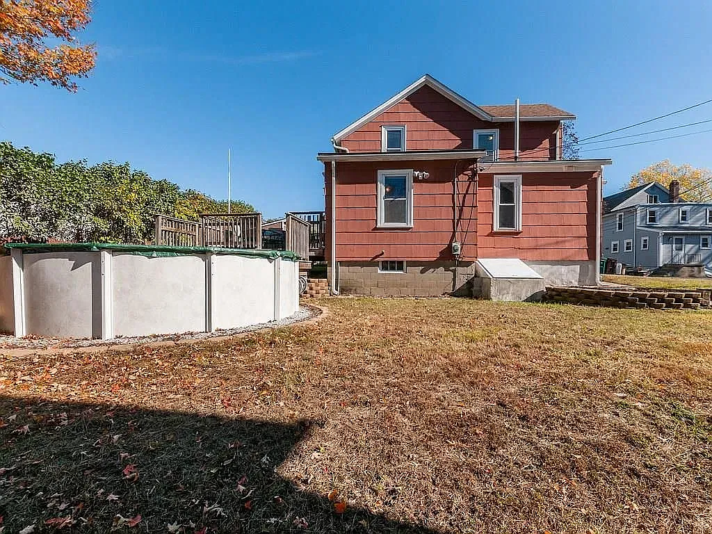 860 Harris Avenue - 1 — Photo 2