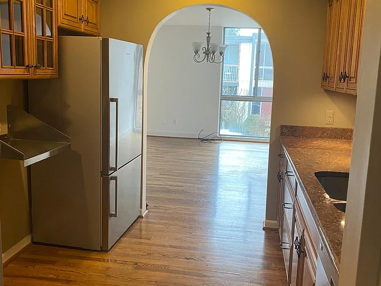 4043 W Maple Rd #D103 — Photo 7