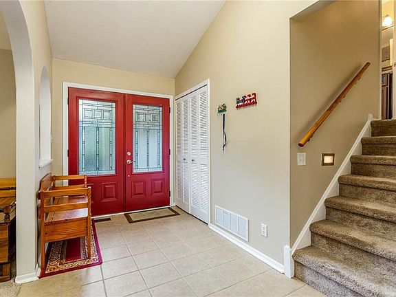 2nd image of 28096 Edgepark Dr