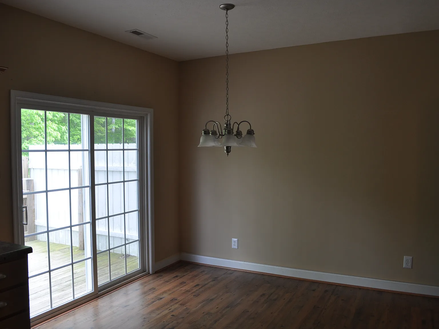 2 bed, 2.5 bath, 1442 sqft, $1,550 — Photo 3