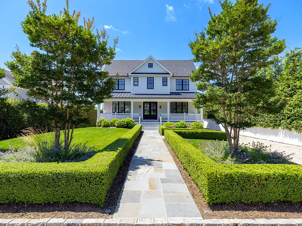13 Beach Ln