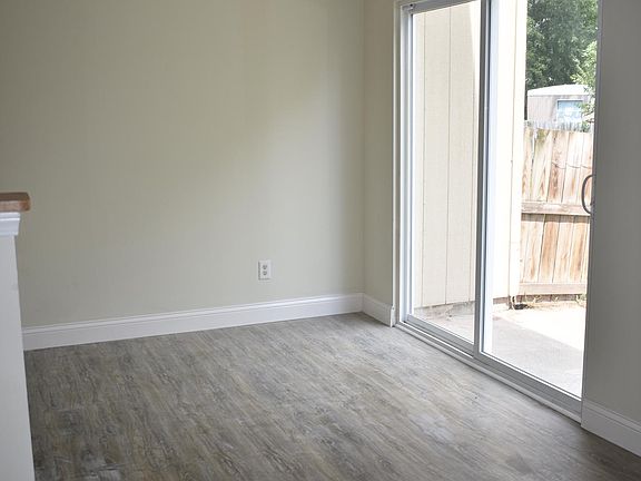 4th image of 831 Whitetail Ct