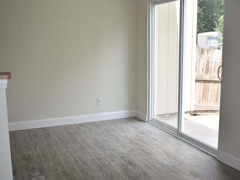831 Whitetail Ct — Photo 4