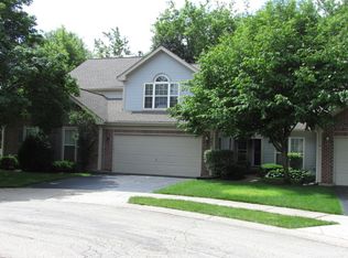 867 Wembley Ct #867, Elgin, IL 60120