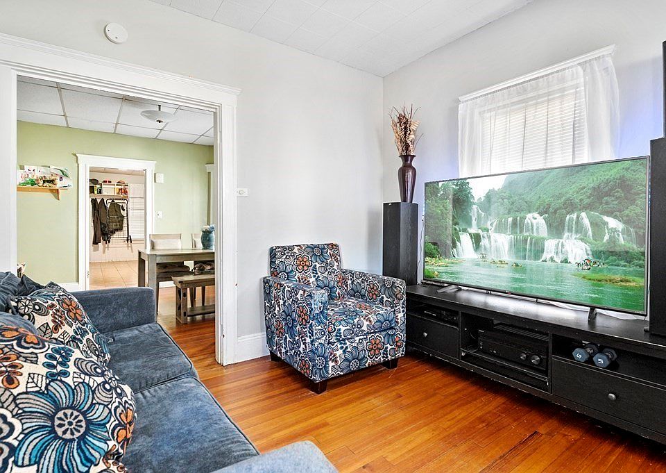 62 N Putnam St Danvers, MA, 01923 Apartments for Rent Zillow