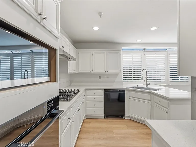 14075 Lemoli Ave — Photo 12