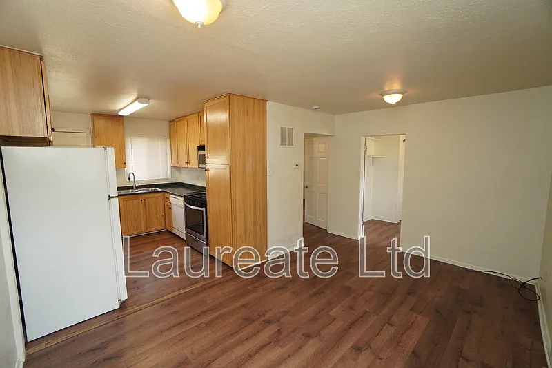 2 bed, 1.0 bath, 600 sqft, $1,895 — Photo 2