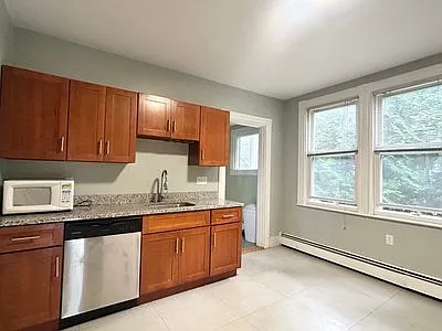3 bed, 1200 sqft, $2,850 — Photo 4