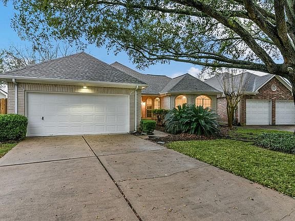 3rd image of 1810 Fantasy Woods Dr