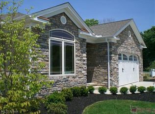 4 Shores Way, Poland, OH