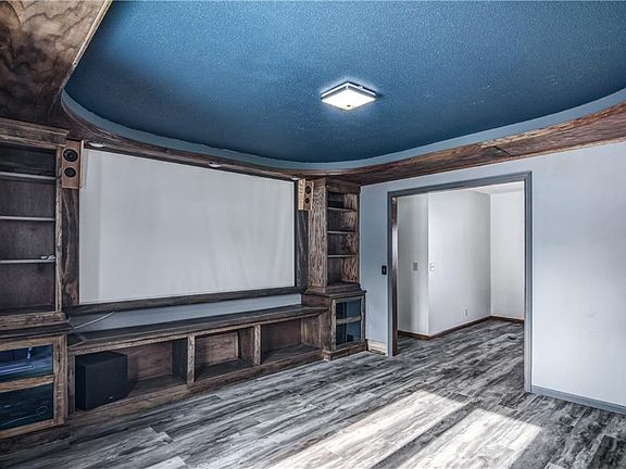 5th image of 608 Hewitt St