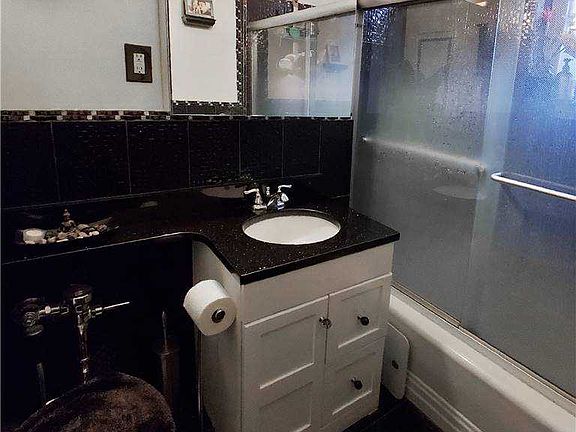 5th image of 3538 75th St APT 2G