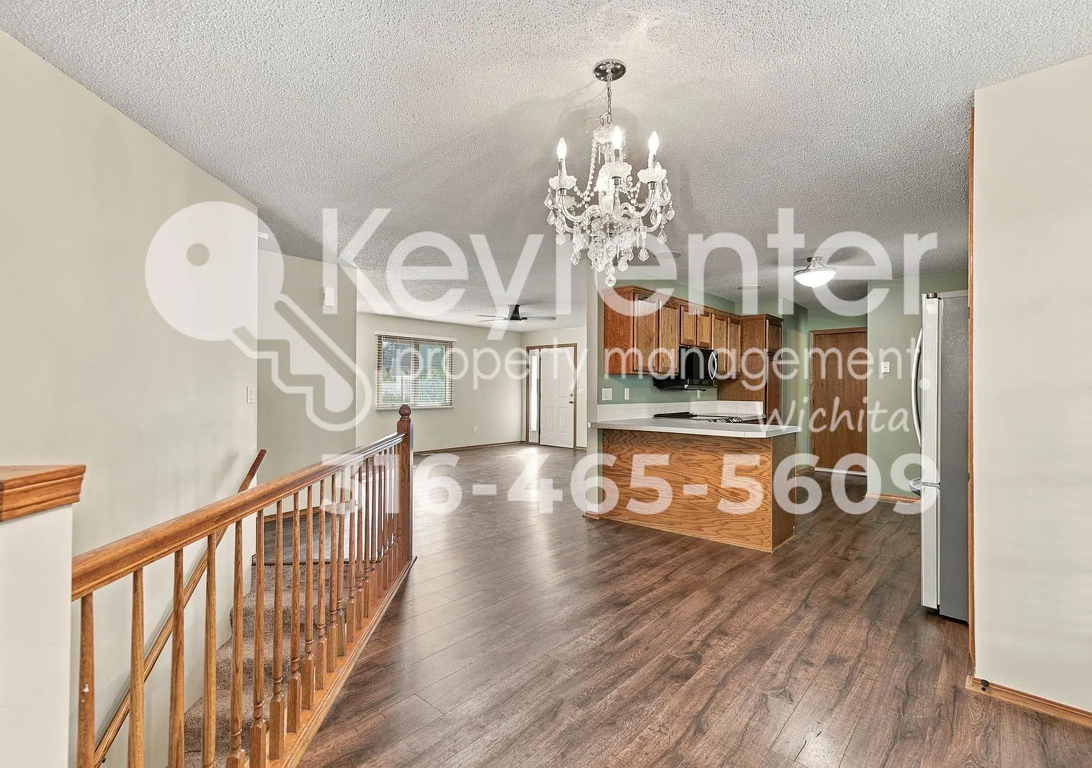 Spacious 3-Bedroom Home with 2.5 Bathrooms in Bel Aire — Photo 3