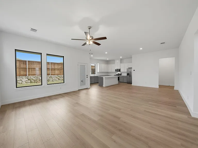 332 Chestnut St — Photo 6