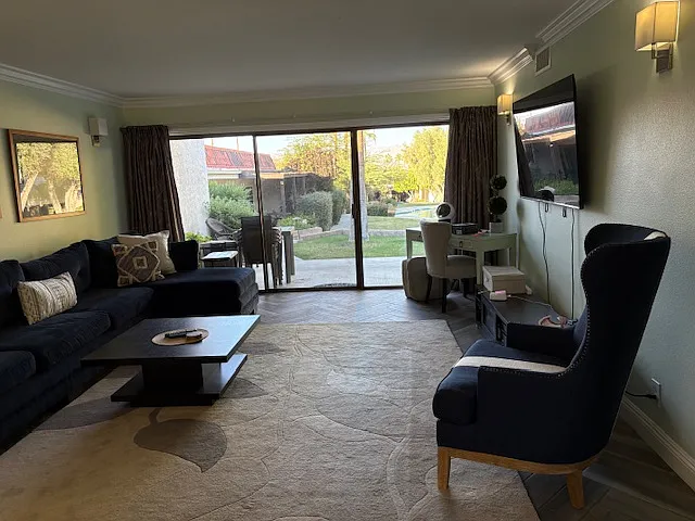 2 bed, 1200 sqft, $4,000 — Photo 3