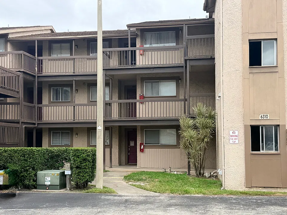 6310 Newtown Cir #10