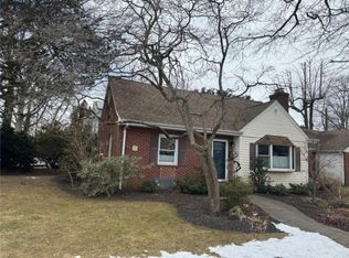 22 Lincoln Pl #2, Glen Cove, NY 11542