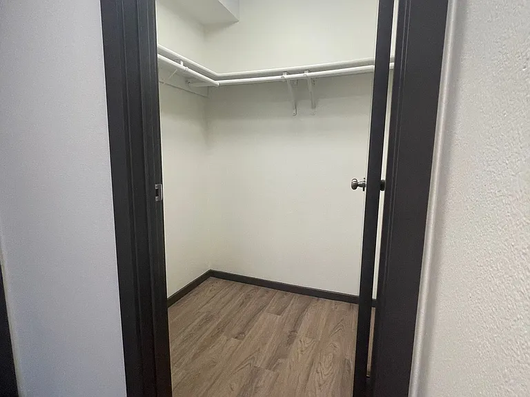 6040 Cali - Spacious 1 & 2 Units | Washer/Dryer | Private Balcony | Lots on Natural Light — Photo 17