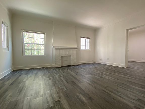 2nd image of 133 S Saint Andrews Pl #1