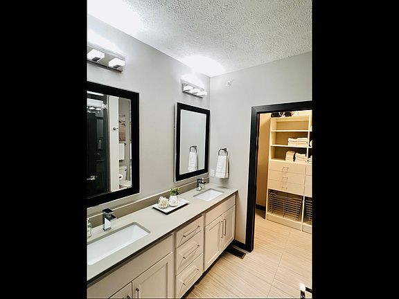 4th image of 570 Linden Dr Unit 416