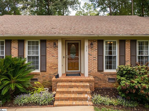 3rd image of 215 Cannon Cir