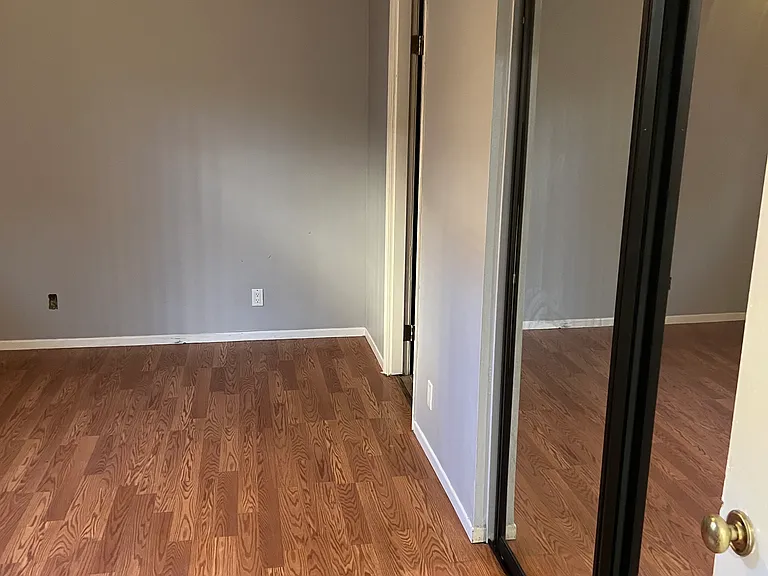 210 E Plymouth St — Photo 14