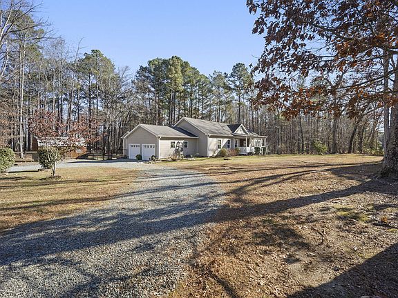 2nd image of 28 Jasper Ln