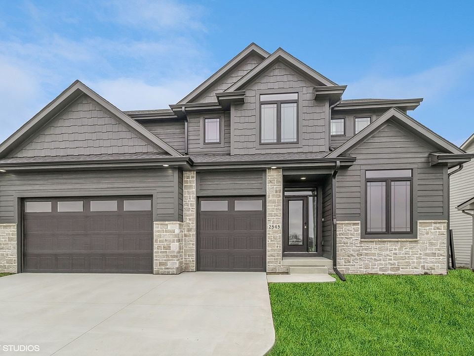 1st image of 2545 SE Kettleridge Ln
