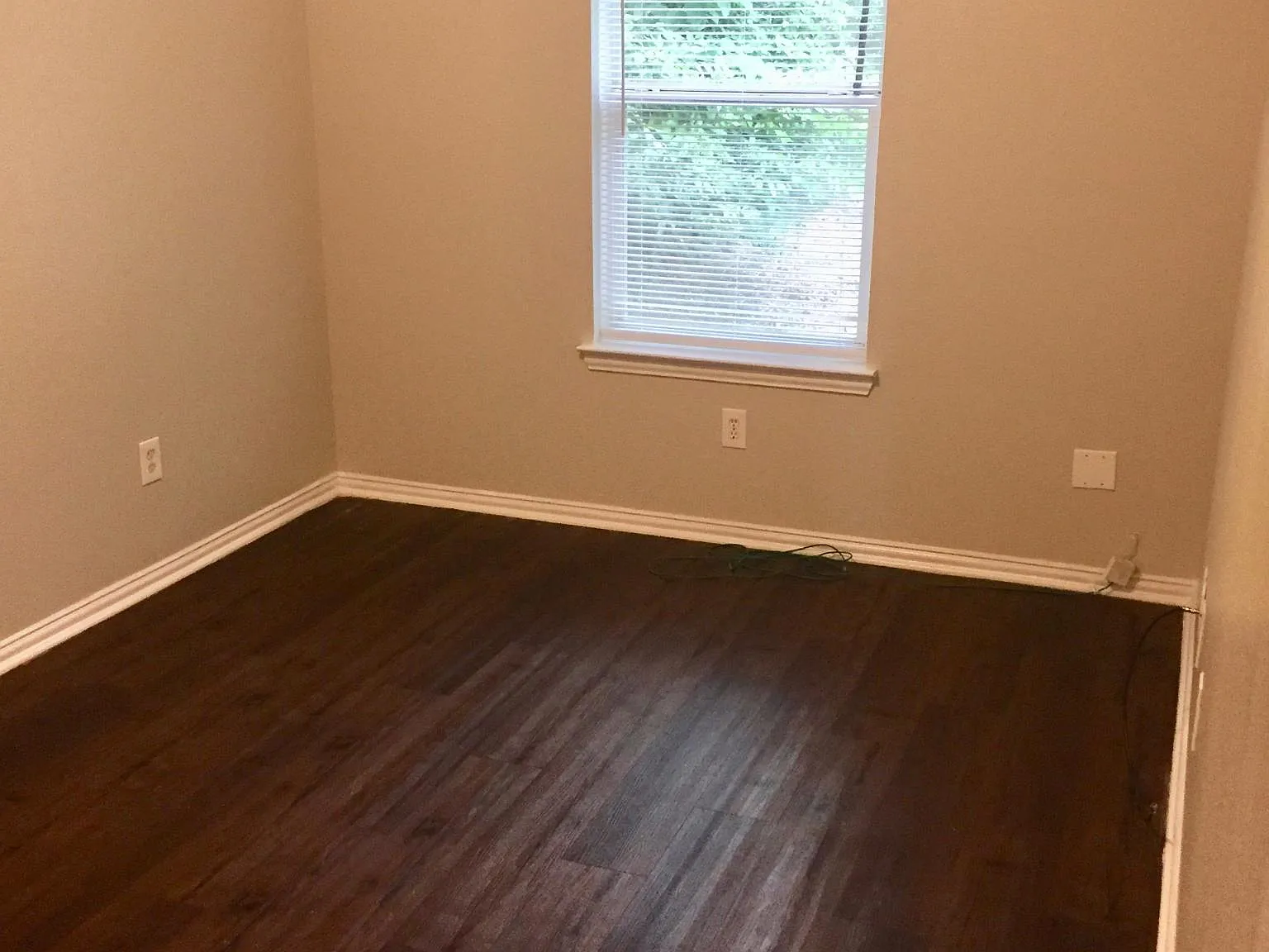3 bed, 980 sqft, $1,650 — Photo 3