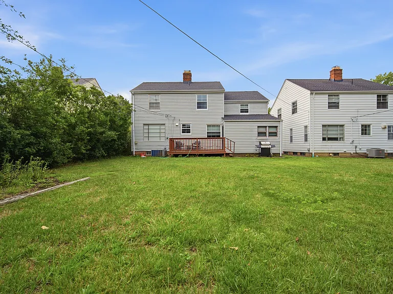 4437 Groveland Rd — Photo 37