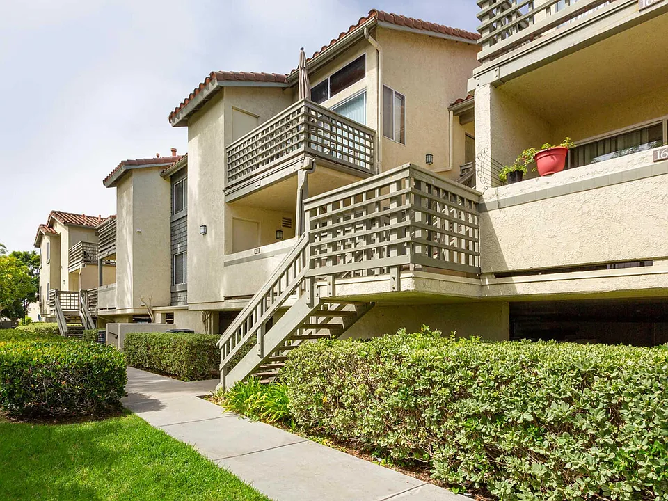 Elan Overlook Laguna Apartments