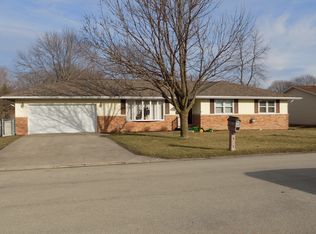 305 S John St, Thomasboro, IL 61878