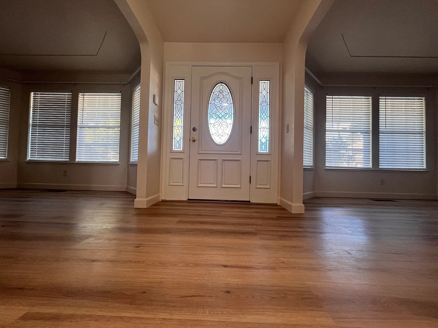 3 bed, 1965 sqft, $2,700 — Photo 4